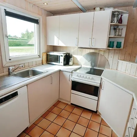 Five-bedroom Holiday In Ferienhaus *